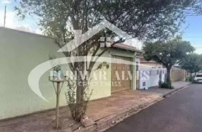 Casa com 2 quartos à venda na Avenida Tiradentes, Centro, Jaboticabal