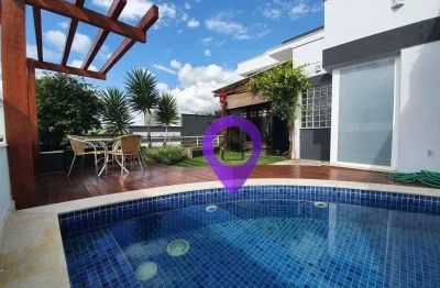 Casa de 340m² à venda no bairro pousada dos campos em pouso alegre. 4 suítes, piscina com deck e acabamento em alto padrão