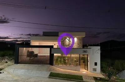 Casa à venda no residencial astúrias, pouso alegre/mg. 180m² construídos, 3 dormitórios (1 suíte), 4 vagas, área gourmet e amplo quintal com vista