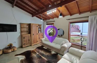Casa de 348m² à venda no bairro pousada dos campos i, pouso alegre. 4 dormitórios, jacuzzi e área gourmet com fogão de lenha. excelente localização