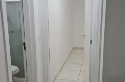 Ótimo apartamento e localização. com armários na cozinha, ensolarado.