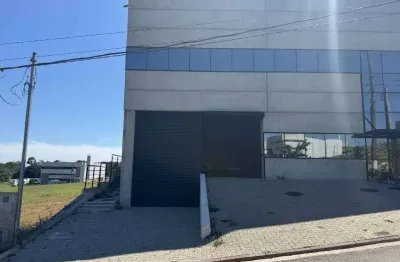 Galpão para locação em condomínio fechado em vargem grande com 916m²
