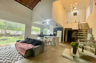 Casa independente, frete para rua asfaltada em barra de guaratiba,  em terreno de 450m²,para venda ou aluguel.