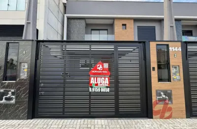 Sobrado em morretes itapema: 3 quartos, suíte, locação r$3.880