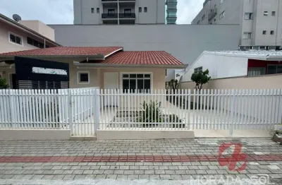 Sala comercial no centro de itapema, 90m², 2 banheiros para alugar