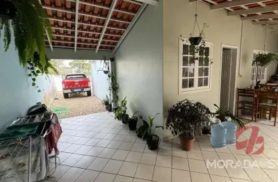 Casa à venda em universitário tijucas, 3 quartos, 132m², r$650mil