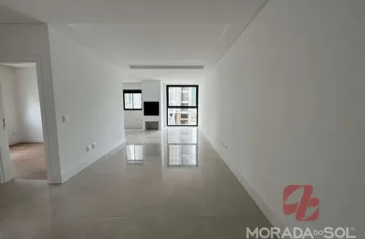 Apartamento novo para alugar no centro de itapema, 2 suítes, 87m²