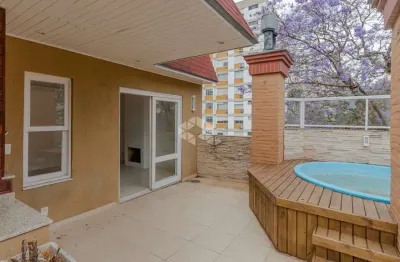 Cobertura ensolarada com piscina privativa e 2 vagas no mont?serrat