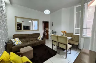 Apartamento impecável de 2 dormitórios no centro histórico