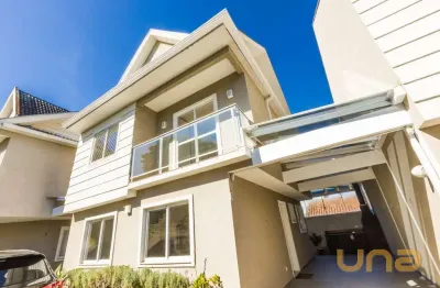 Sobrado em condominio em santa felicidade com 139,67m²