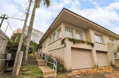 Imobiliária cilar aluga casa 4 quartos no alto da xv com 335m²