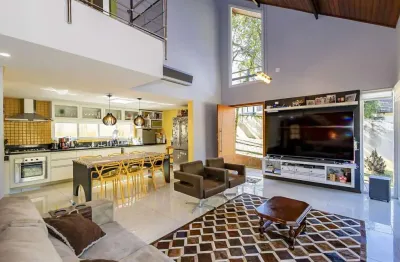 Casa com 3 quartos para alugar na Rua Doutor Darcy Alves de Souza, 450, Campo Comprido, Curitiba