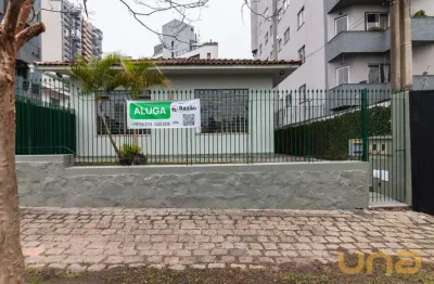 Casa para alugar na Rua Doutor Alexandre Gutierrez, NÂº 321, Água Verde, Curitiba