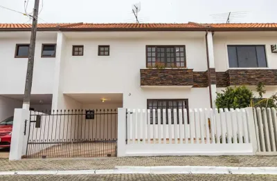 Casa com 3 quartos para alugar na Rua Maestro Carlos Frank, 1685, Alto Boqueirão, Curitiba