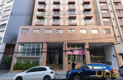 Ponto comercial para alugar na Rua Lamenha Lins, 41, Centro, Curitiba