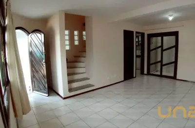 Sobrado com 3 dormitórios para alugar, 156 m² por R$ 3.800,00/