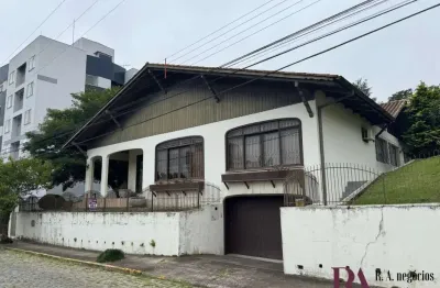 Casa à venda na Rua Vinte e Tres de Setembro, 53, Centro, São Bento do Sul
