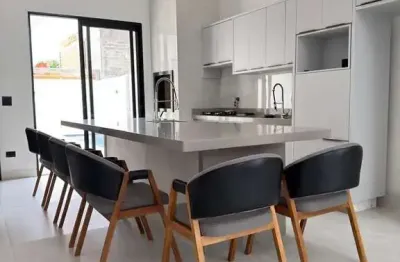 Casa à venda no jardim monte rei em maringá – 3 suítes e piscina aquecida