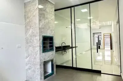 Casa térrea no jardim itália com 1 suíte e 2 quartos e área gourmet