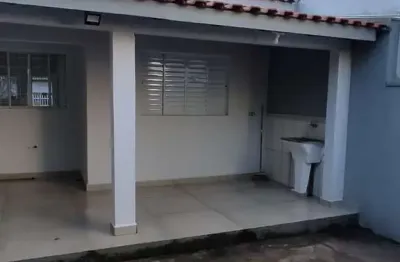 Casa com 2 quartos à venda na Rua Thadeu Schalkoski, 1406, Jardim Botânico, Maringá