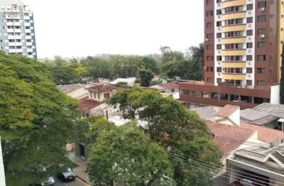 Apartamento à venda com sacada e 92m² privativos na zona 07 de maringá