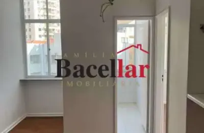 Apartamento com 1 quarto à venda na rua teixeira soares, praça da bandeira, rio de janeiro, 40 m2 por r$ 240.000