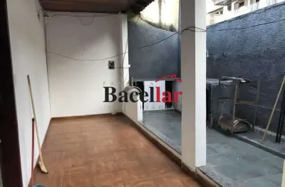 Casa com 2 quartos à venda na rua conceição da feira, pitangueiras, rio de janeiro, 300 m2 por r$ 900.000