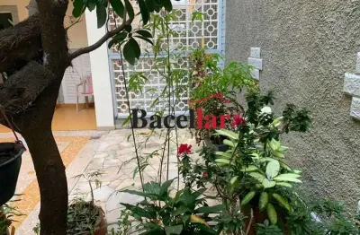 Casa em condomínio fechado com 4 quartos à venda na rua joão da mata, tijuca, rio de janeiro, 201 m2 por r$ 1.400.000