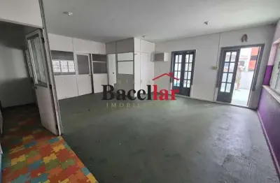 Comercial, casa duplex, tijuca, 500 metros, rua tradicional, próximo a uruguai, amplo espaço