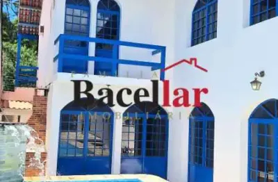 Casa com 6 quartos para alugar na Rua Quirino dos Santos, Jardim Guanabara, Rio de Janeiro