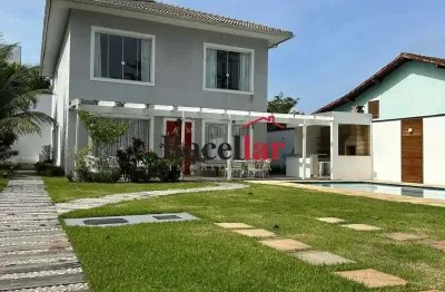 Casa em Condomínio : Duplex / Residencial / Recreio dos Bandeirantes