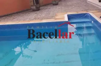 Casa com 5 Quartos, Piscina, Quintal e Vaga à Venda na Tijuca!!!Próximo a Rua Amoroso Costa!!! rj