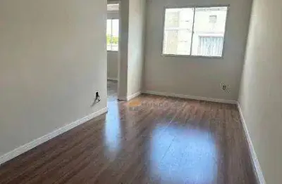 Apartamento todo reformado, pronto pra morar, baixo condomínio!
