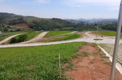 Próximo ao CENTRO da cidade | LOTES  a partir de 300m² em Condomínio Fechado com Lazer e Pagamento Facilitado | PRONTO pra construir