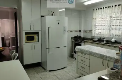 Casa ampla e ensolarada e dormitórios 1 suíte 2 vagas, localizada em área nobre da vila mariana, jardim da glória, com ótima e fácil mobilidade, rua arborizada.