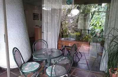 Casa no jardim guedala com 5 suítes, escritório, muito jardim e 3 vagas
