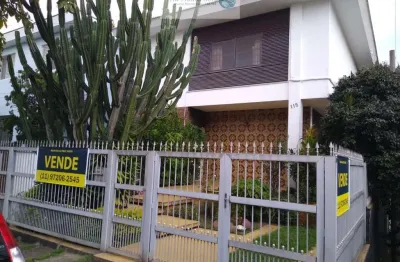 Casa, tipo sobrado com 3 dormitórios 1 suíte ampla sala 3 vagas e quintal em região nobre do klabin jardim da glória vila mariana
