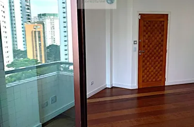 Apartamento com 3 dormitórios, sendo 1 suíte, amplo e ensolarado em área nobre no klabin na região da vila mariana.