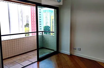 Apartamento com 3 dormitórios, sendo 1 suíte, amplo e ensolarado em área nobre no klabin na região da vila mariana.