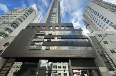 Aluguel anual: apartamento alto padrão de 3 suítes na barra norte em balneário camboriú