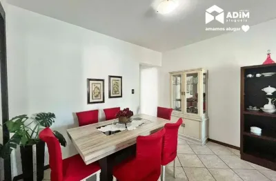 Aluguel anual: apartamento mobiliado com 2 quartos sendo 1 suíte na quadra do mar em balneário camboriú.