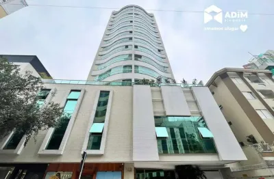 Aluguel anual: apartamento 2 quartos + 1 suíte no centro de balneário camboriú.