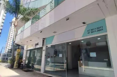 Aluguel anual: sala comercial de 180m² no centro de balneário camboriú