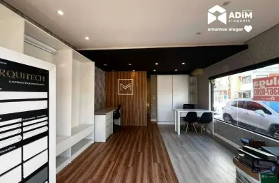 Aluguel Anual: Sala comercial 30m² na Terceira Avenida em Balneário Camboriú.