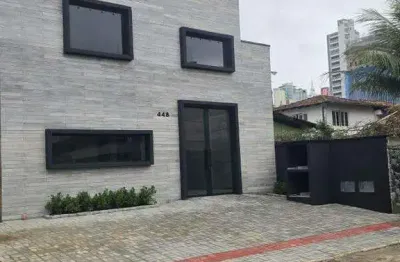 Aluguel anual: prédio comercial de 201,39mt² privativo no centro de balneário camboriú