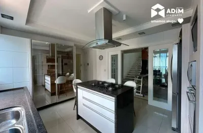 Aluguel anual: apartamento garden mobiliado, com pé-direito alto e 4 dormitórios sendo 3 suítes, no centro de balneário camboriú.
