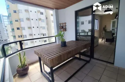 Aluguel anual: apartamento com 2 quartos e sacada com churrasqueira a carvão em balneário camboriú