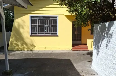 Casa com 3 quartos para alugar na Rua Uruguai, 90, Bacacheri, Curitiba