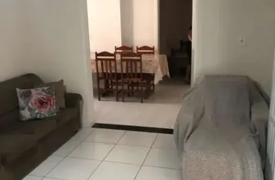 Casa para temporada em itapema, centro, 4 dormitórios, 1 suíte, 3 banheiros, 2 vagas