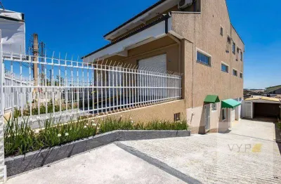 Três imóveis em um único endereço - Sobrado, Sala comercial, e Apartamento